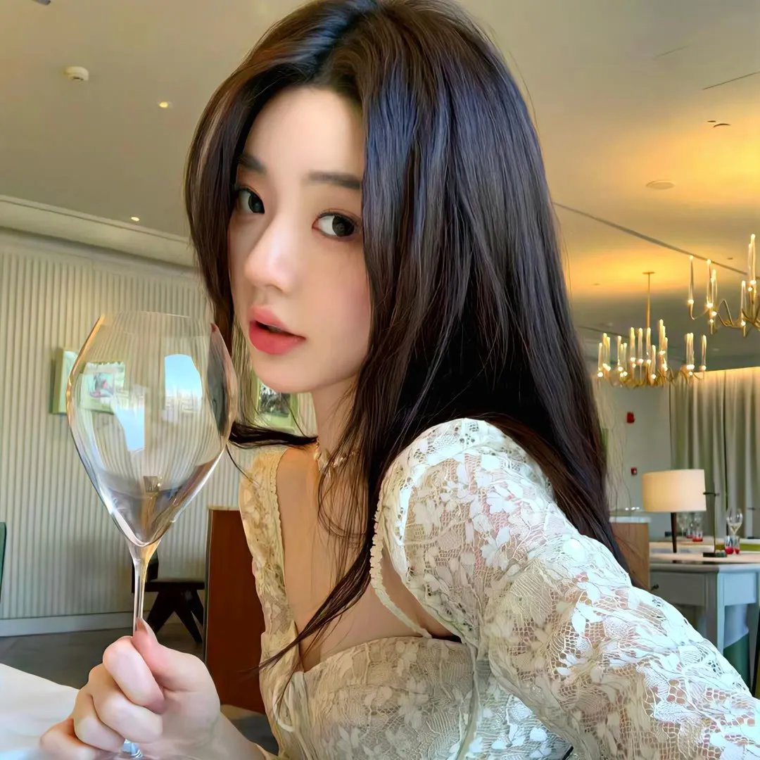 倒挂的爱丽丝