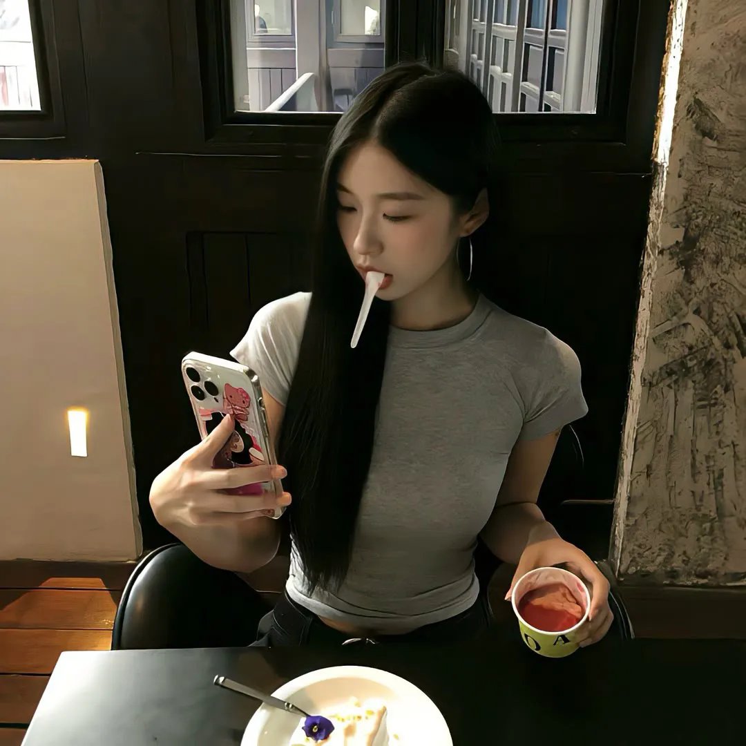 首次亮相